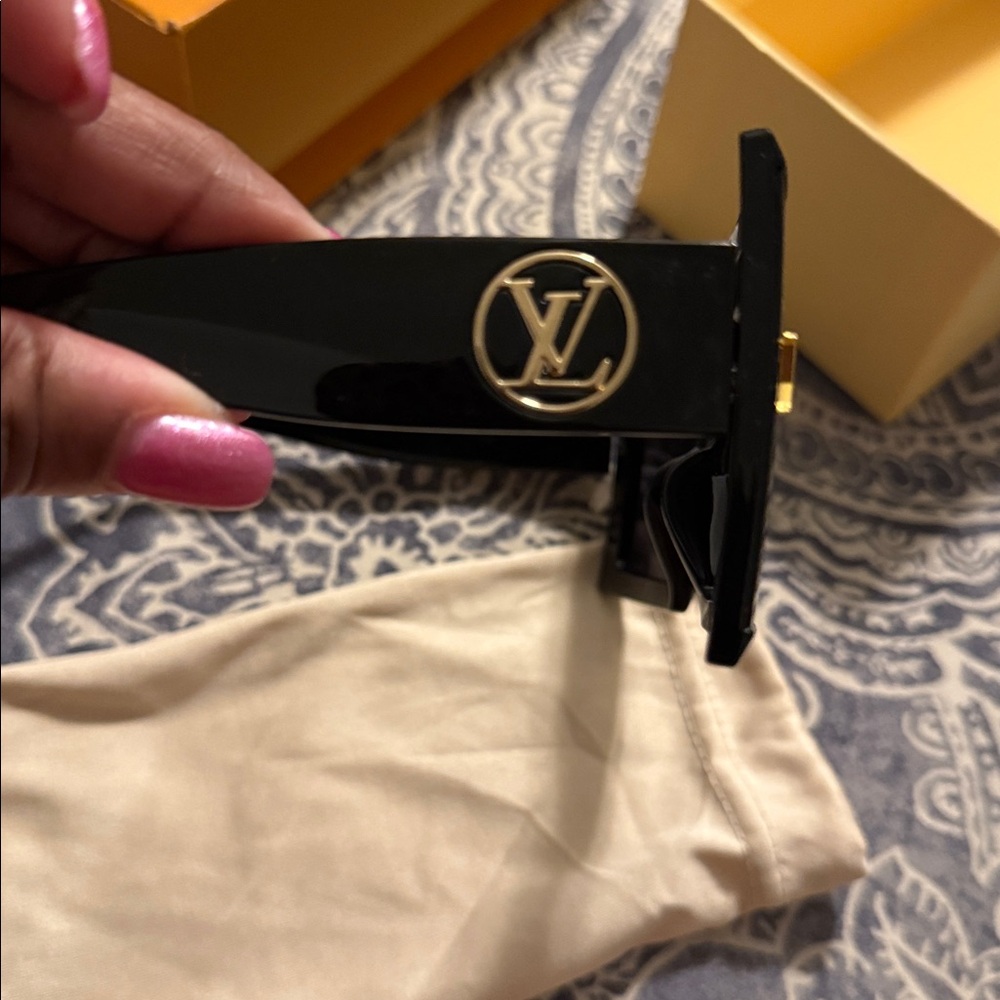Louis Vuitton Black and Gold Sunglasses - Picture 2 of 4
